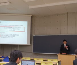 川又さん(B3)の発表風景